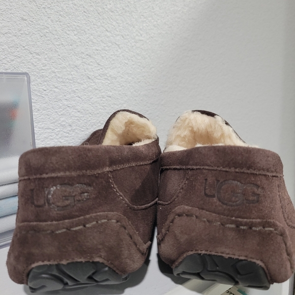 UGG Ascot Slippers Size 17 NEW main image 6